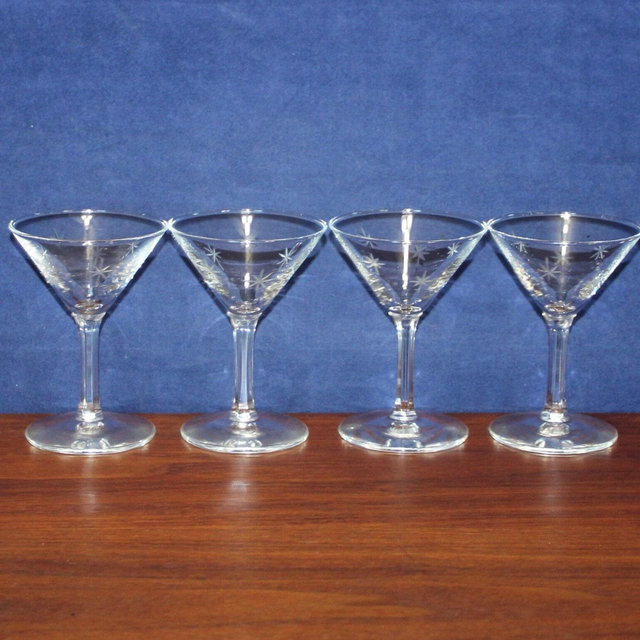 Vintage Set of 4 Matsuda Star Liquor/Cocktail Glasses Stardust