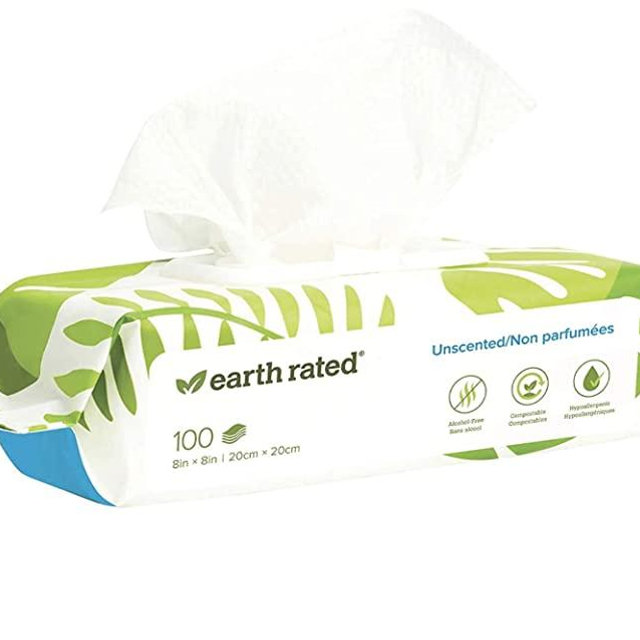 Earth Rated Dog Wipes, Plant-Based and Compostable Wipes for Dogs & Cats, USDA-Certified 99 Percent Biobased, Hypoallergenic, 8x8 Deodorizing Grooming Pet Wipes for Paws, Body and Butt