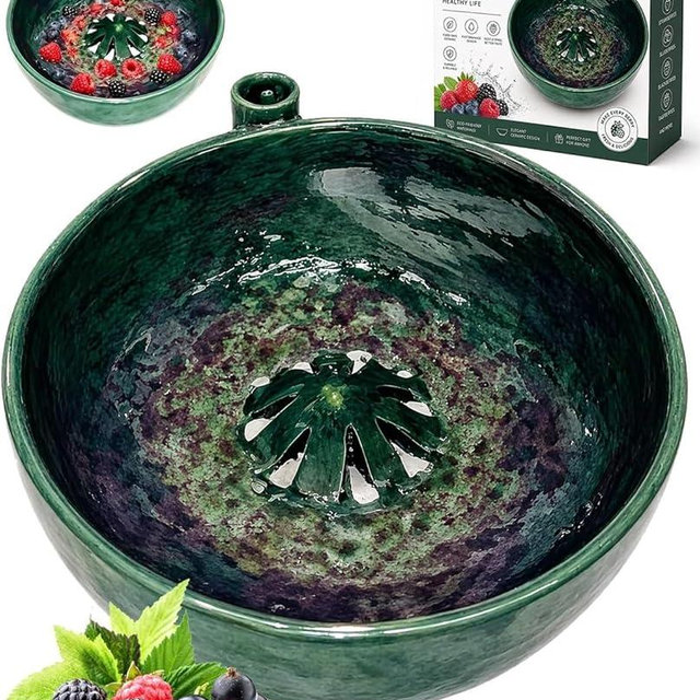Self Spinning Berry Washing Bowl, Berry Bowls with Holes Ceramic, Fruit Washer Spinner with Strainer and Colander, Handmade Multipurpose Washing Cleaner for Cleaning Berries, Vegetables