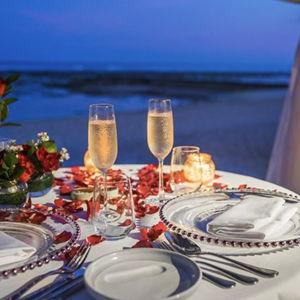 Honeymoon: Romantic Dinner on the Beach