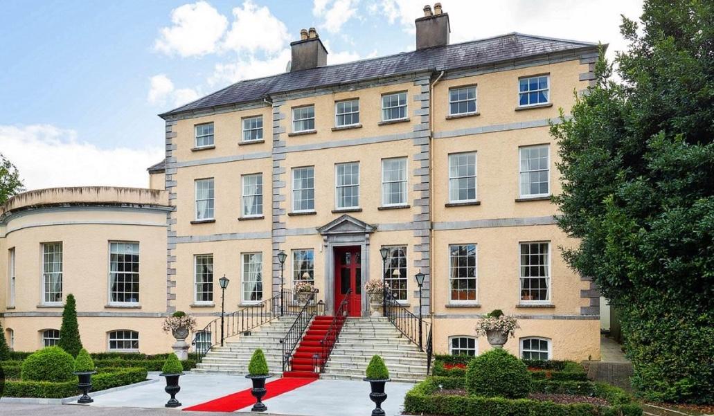The Wedding Website of Sarah O'Donnell and Taner Tulgar