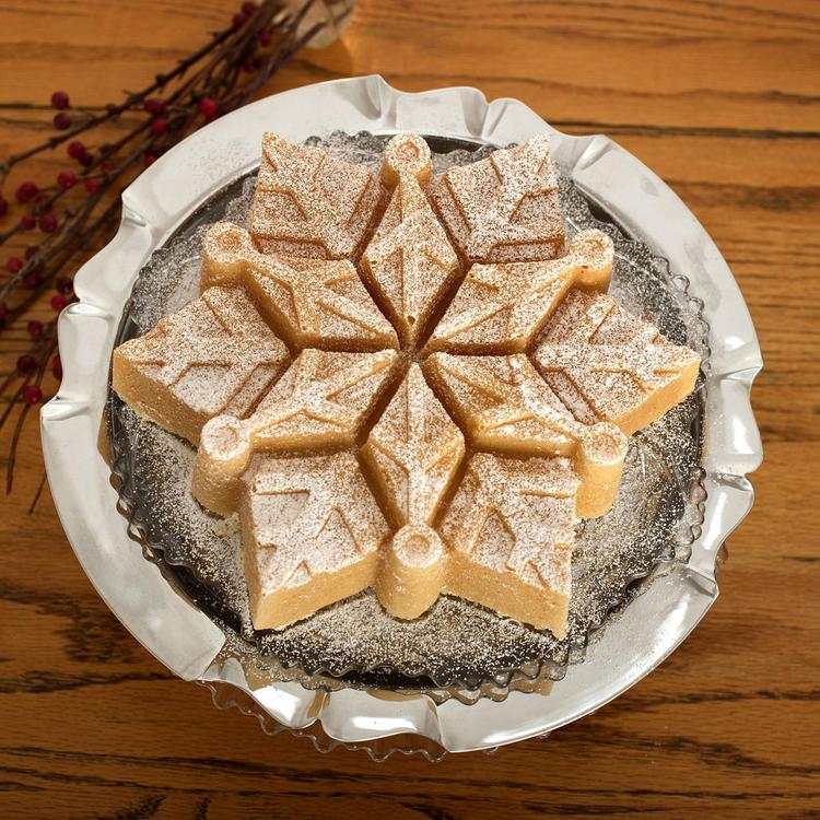 Snowflakes Shortbread and Cake Pan