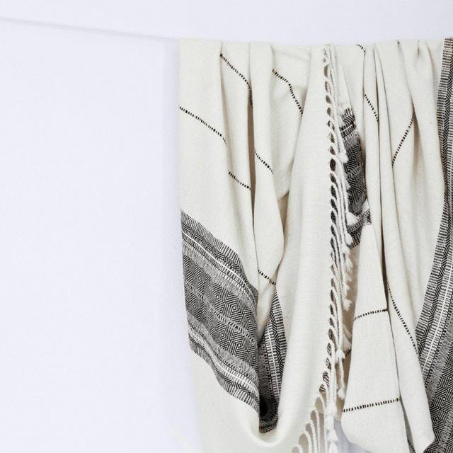 La Brisa Throw