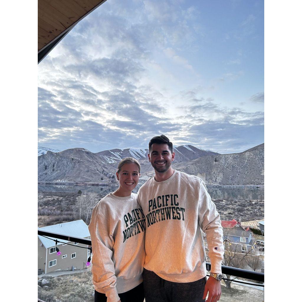 Exploring WA and matching sweatshirts... of course!