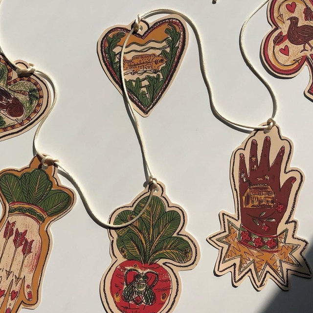 Illustrated Paper Garland - Rabbit Radish Hands and Heart