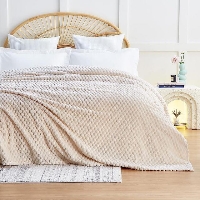 EXQ Home Fleece Blanket King Size for Couch or Bed - 3D Imitation Turtle Shell Jacquard Decorative Blankets - Cozy Soft Lightweight Fuzzy Flannel Blanket Suitable for All Seasons(90"×108",Beige)
