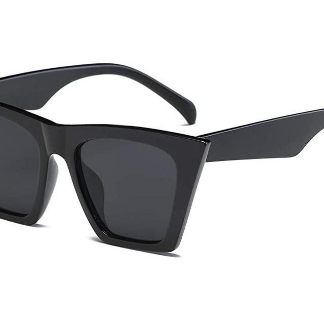 FEISEDY Vintage Square Cat Eye Sunglasses Women Trendy Cateye Sunglasses B2473