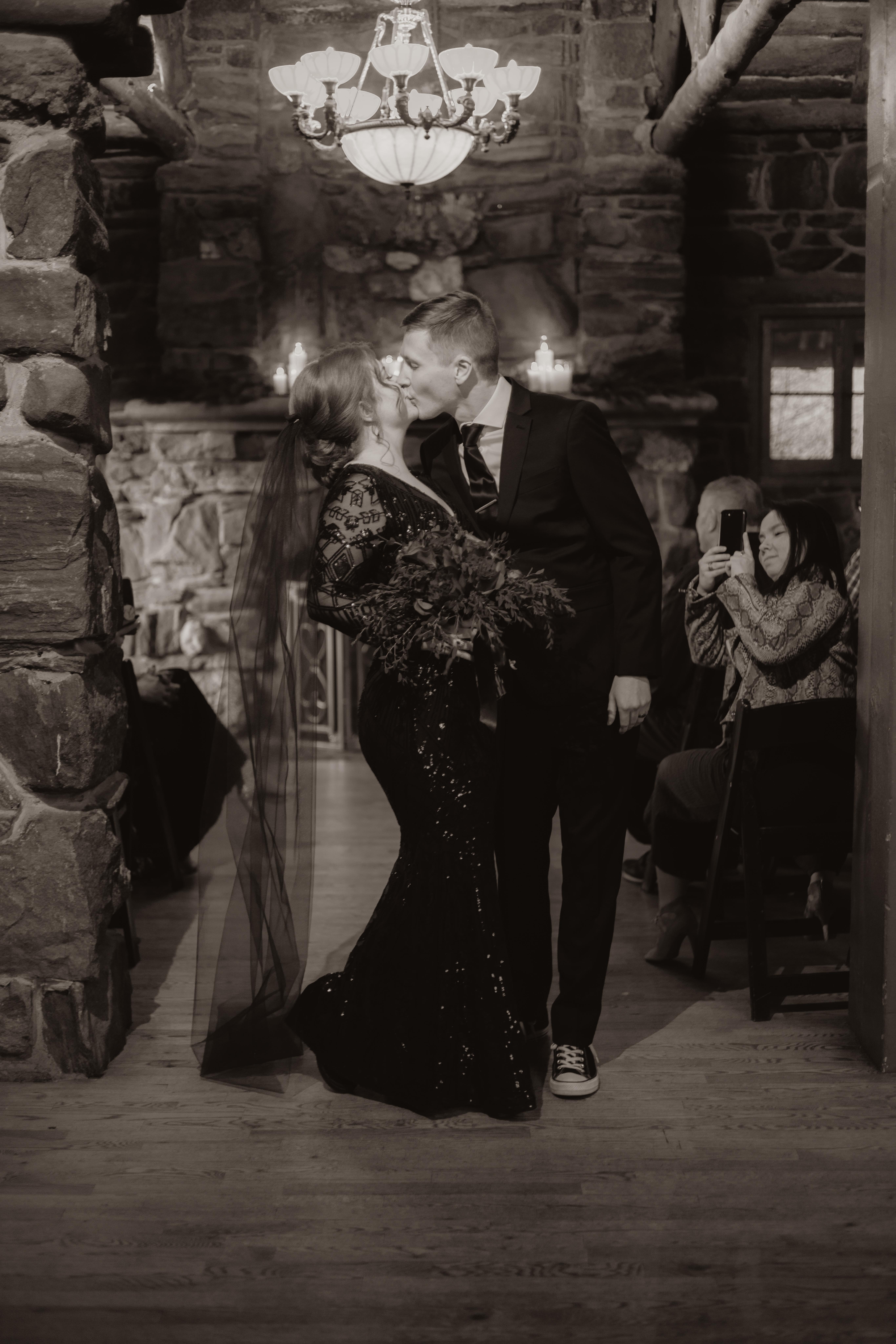 The Wedding Website of Jenna Jaeger and Alex Rieflin