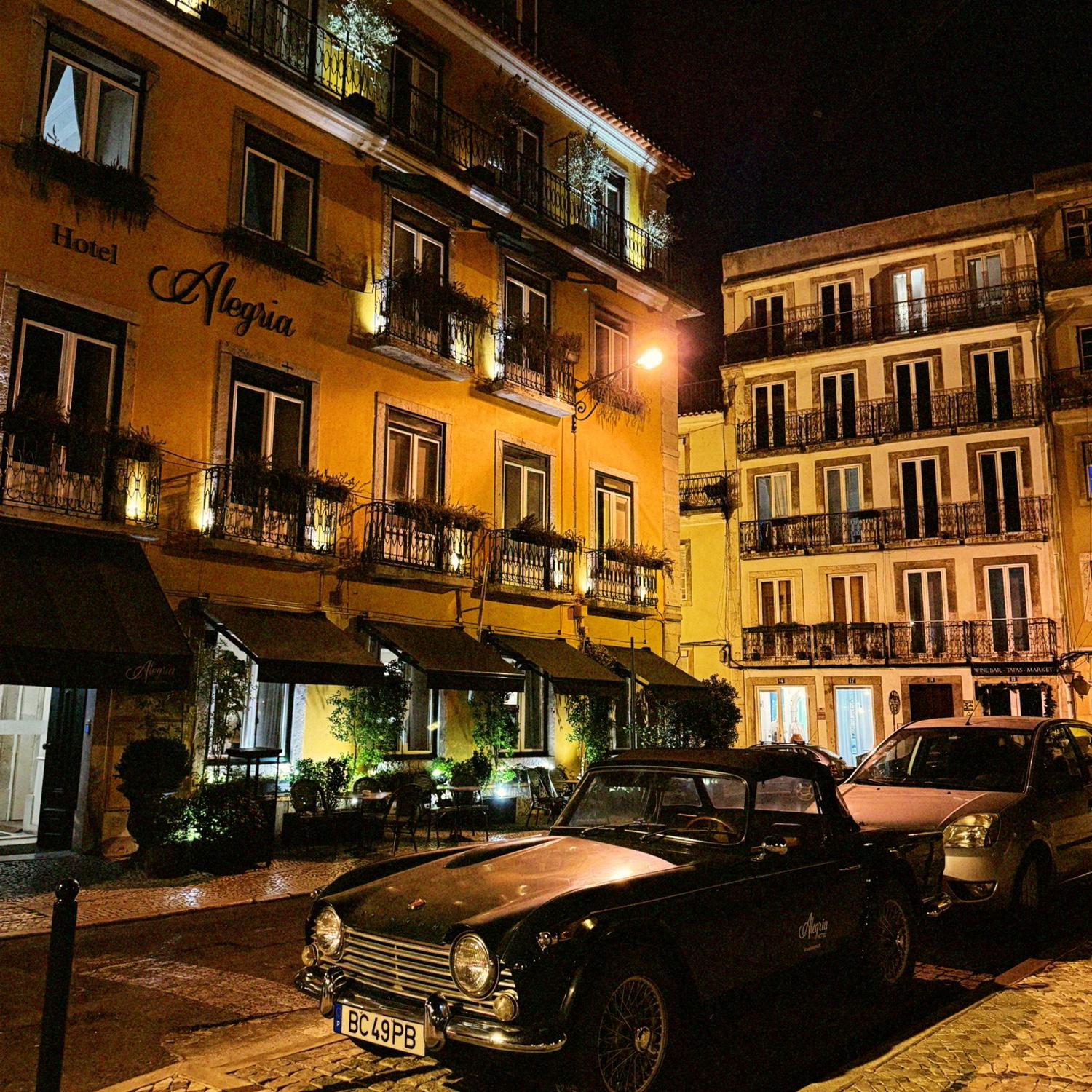 Our favorite hidden corner in the streets of Lisbon.