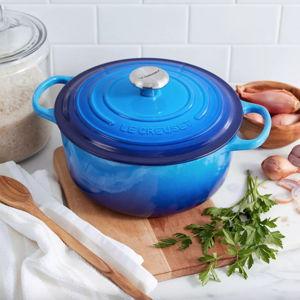 Signature Round Dutch Oven