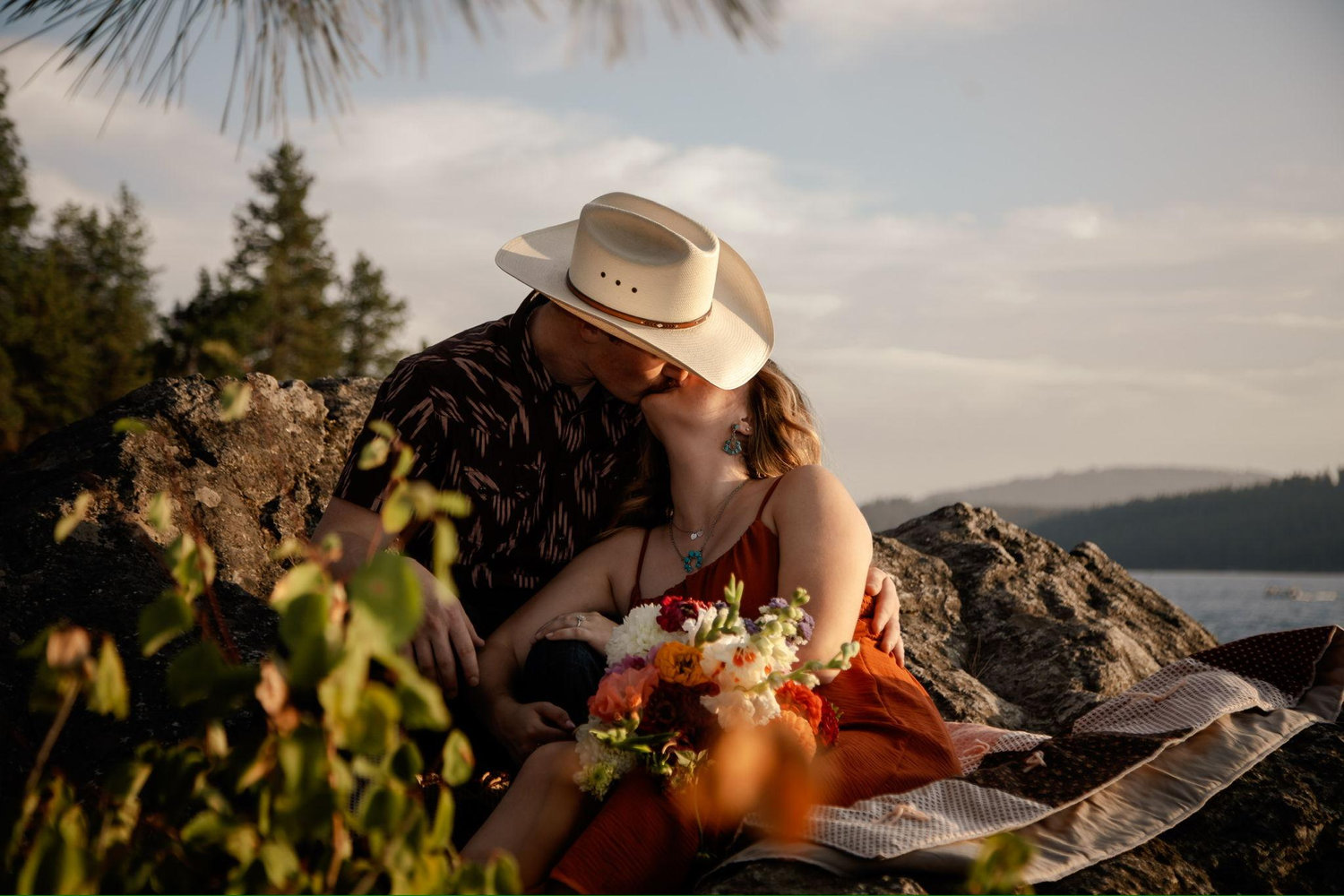 The Wedding Website of Ahnaleisa Hodges and Chandler Rogers
