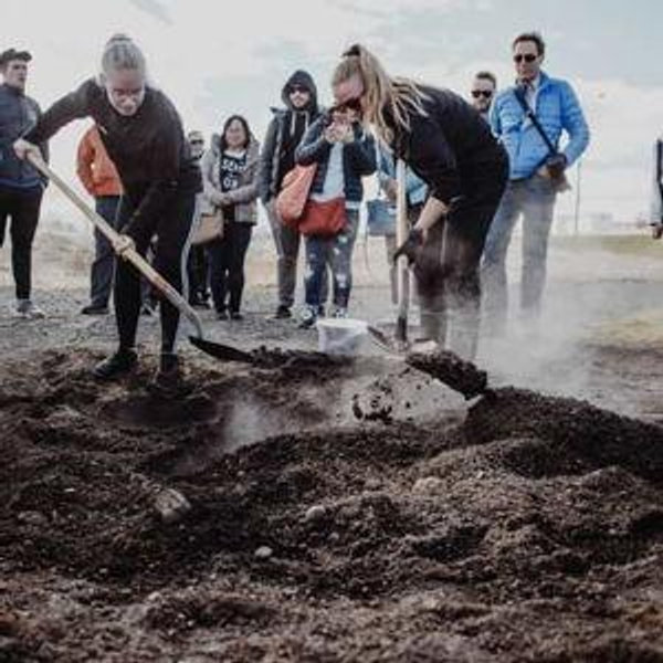 Geothermal Bread Cooking Experience