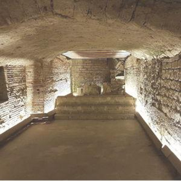 Honeymoon Underground Tour of Naples