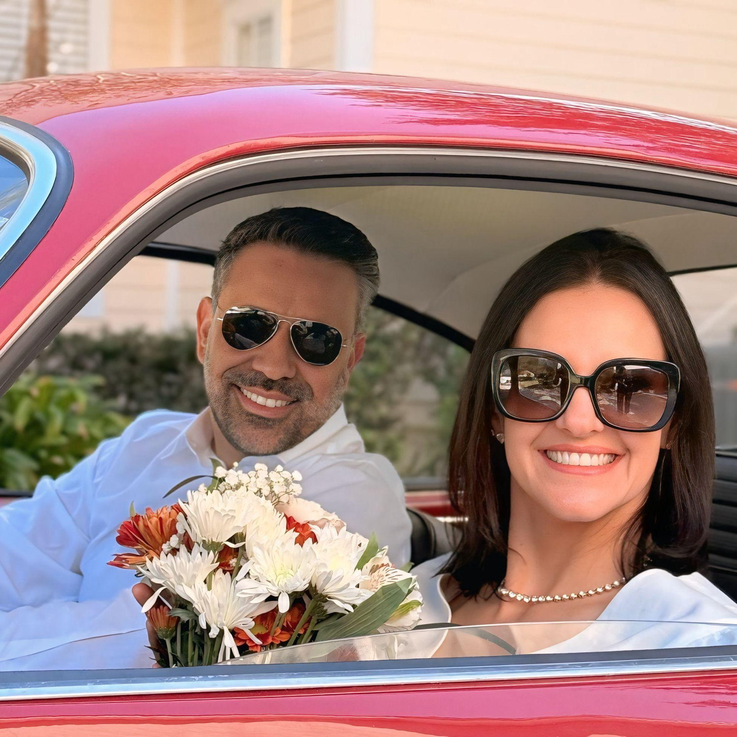 " O amor tudo sofre, tudo crê, tudo espera, tudo suporta". Esta passagem enfatiza que o verdadeiro amor nunca desiste, mantendo a fé e a esperança em todas as circunstâncias.