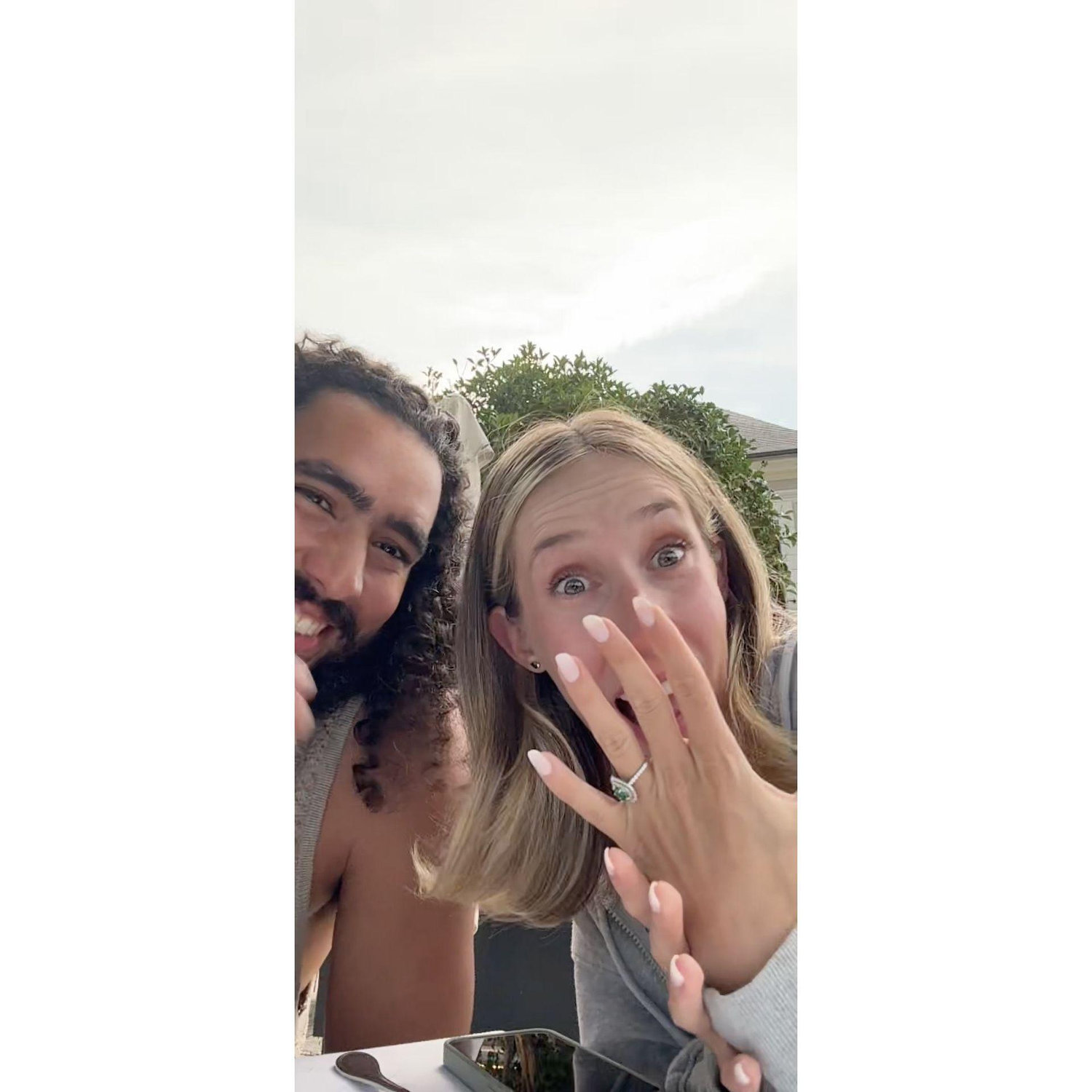 Anais' reaction to the best engagement ever!!!!!!!