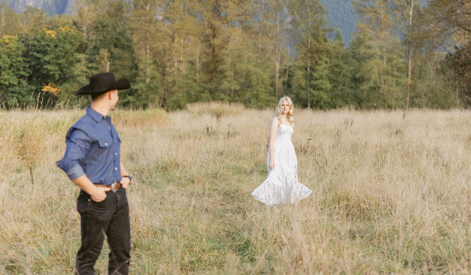 The Wedding Website of Gloria Rogers and Joshua Babbitt