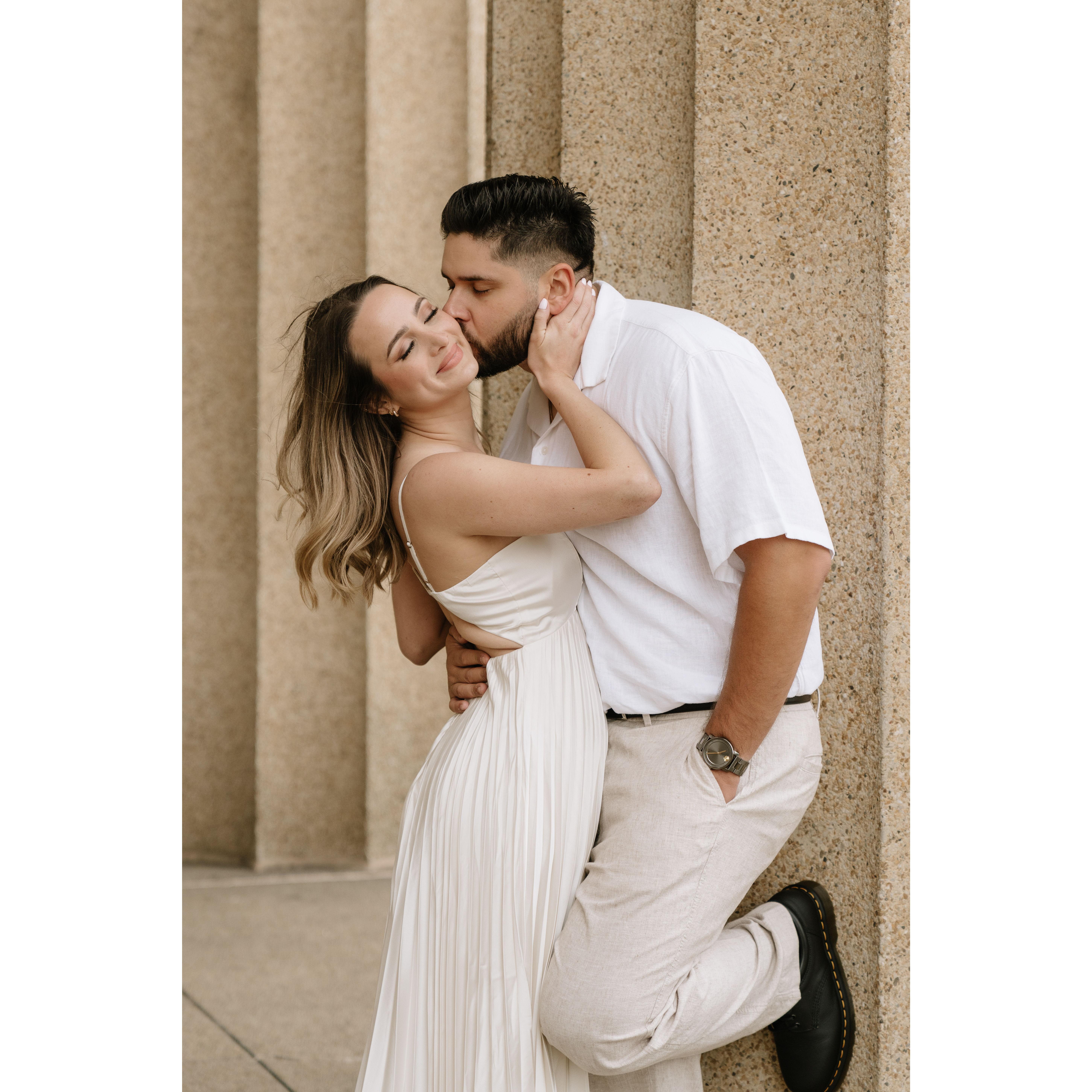 Engagement photos a the Parthenon in Nashville, TN. Photos by: Canvas Worthy Studio