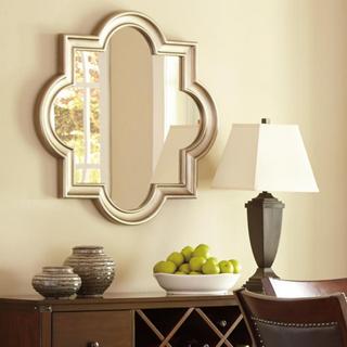 Desma Mirror