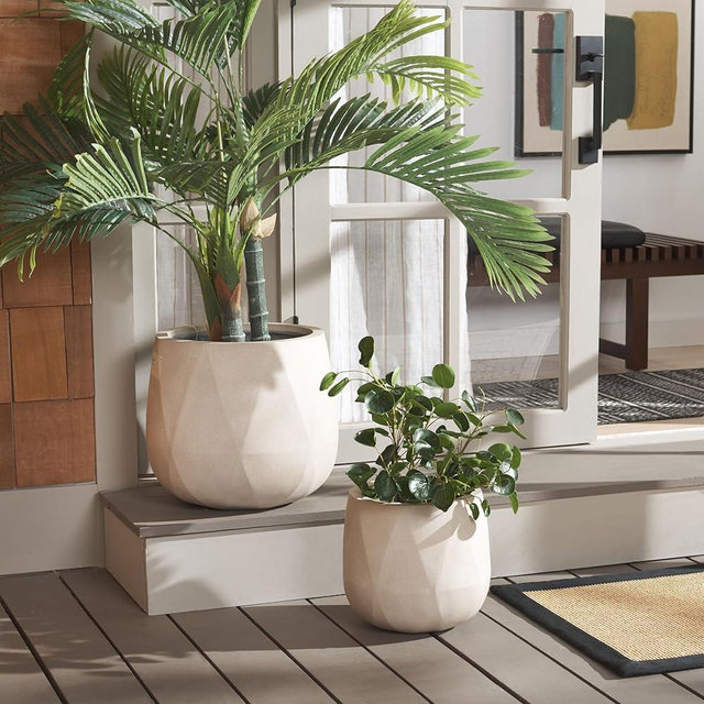 SAFAVIEH Outdoor Collection Kane Beige Cement Ficonstone Planter Pot Set of 2