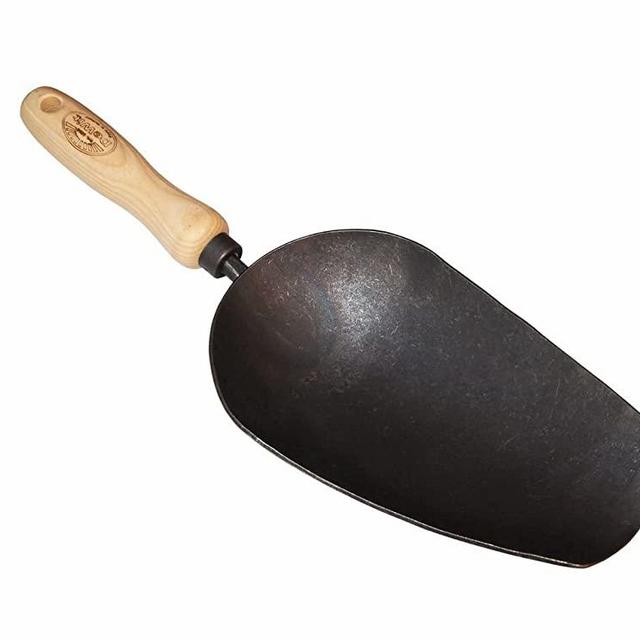 DeWit Forged Scoop with Ash Handle