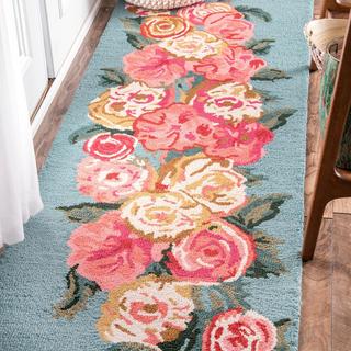 Hand Hooked Rose Bouquet Runner