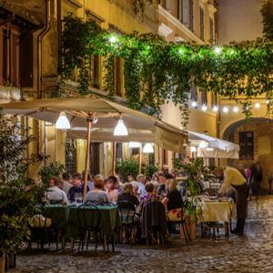 Honeymoon: dinner in Rome