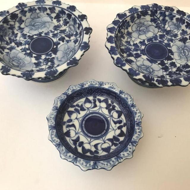 Vintage set of 3 Small Pedestal Bowls Lovely Blue Asian Design- Perfect size for tidbits, trinkets or to hold candles.