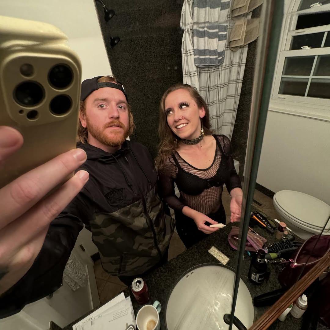 Emo night to pay respect to our childhood >_<