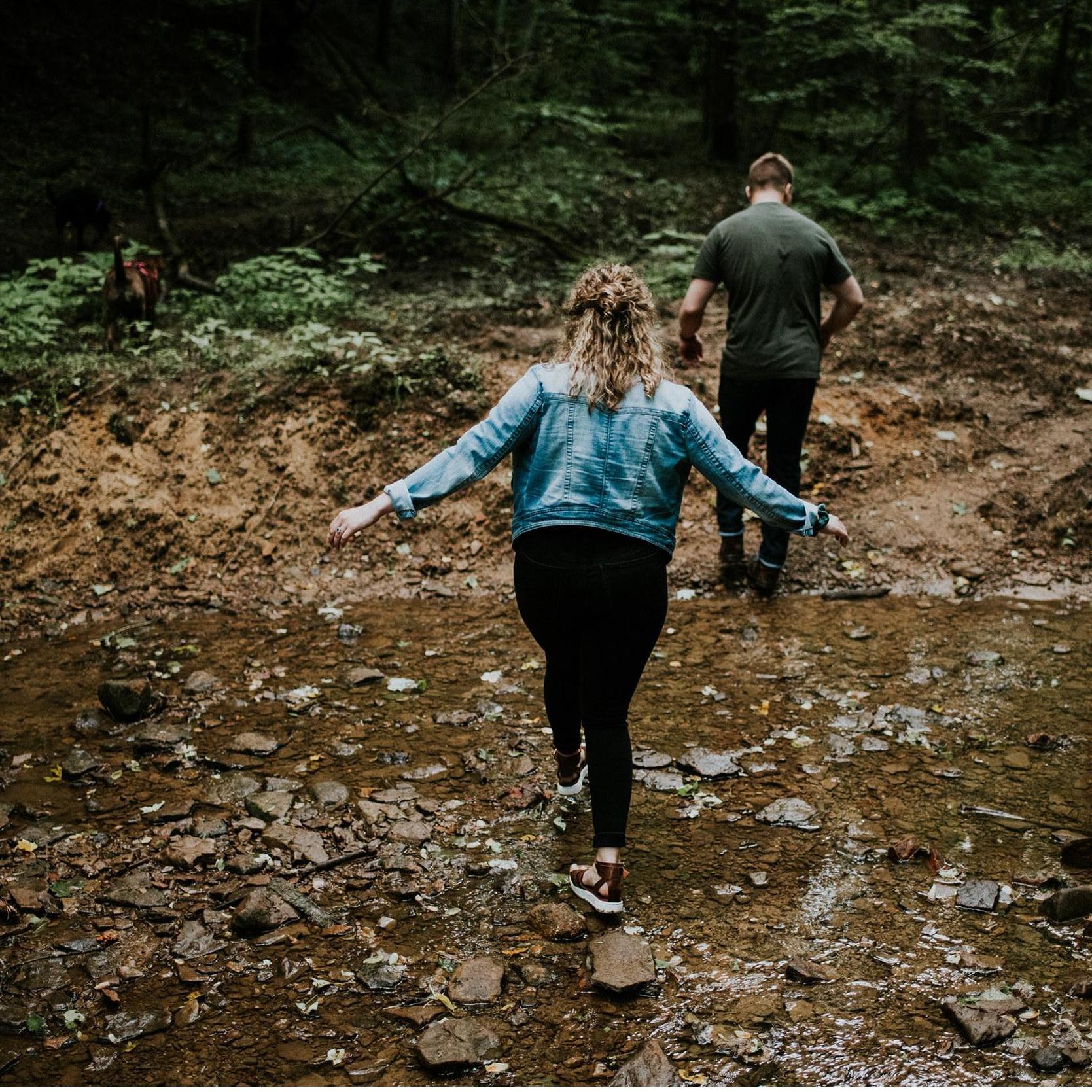 Engagement photos in Hocking Hills, 2019
