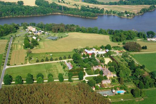 The Wedding Website of Madeline Royston and Lloyd Burke