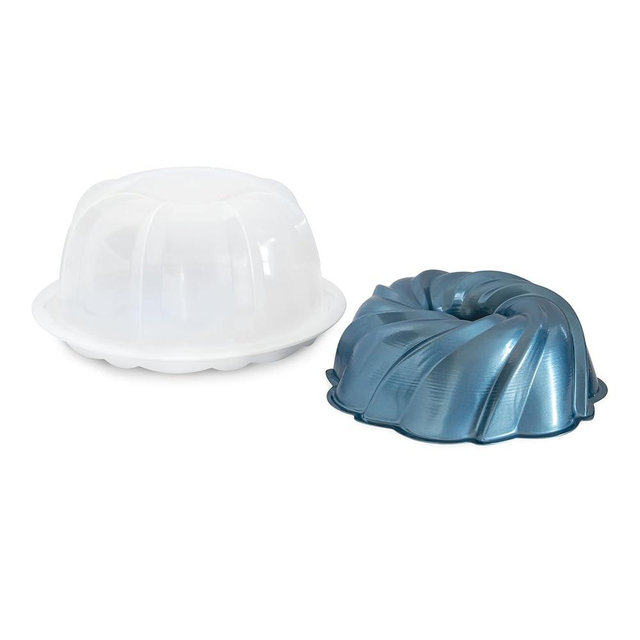 Nordic Ware Formed Swirl Bundt with Keeper, 10 Cup, Twilight Blue