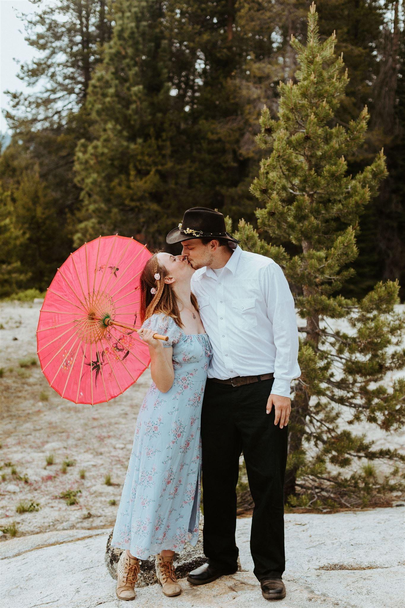 The Wedding Website of Hannah Scott and Avery Dickmeyer