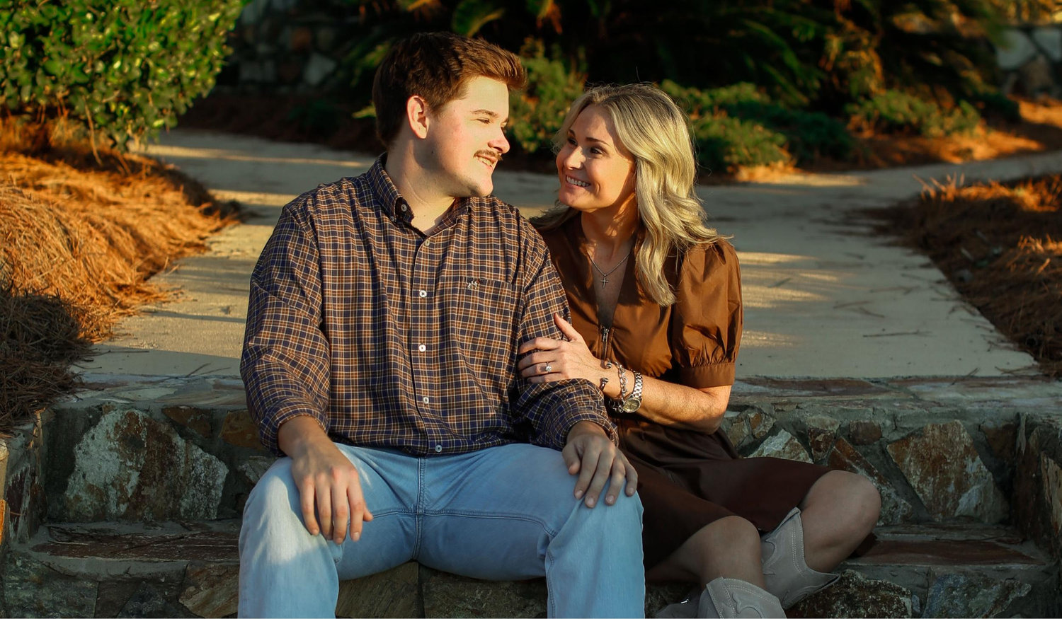 The Wedding Website of Henslee Pettigrew and Rigsby Stewart