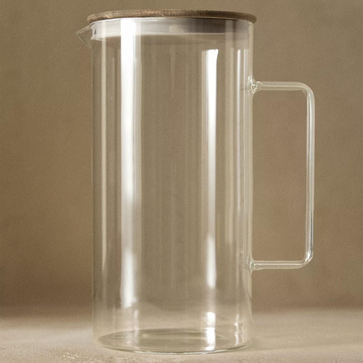 BOROSILICATE GLASS PITCHER WITH LID