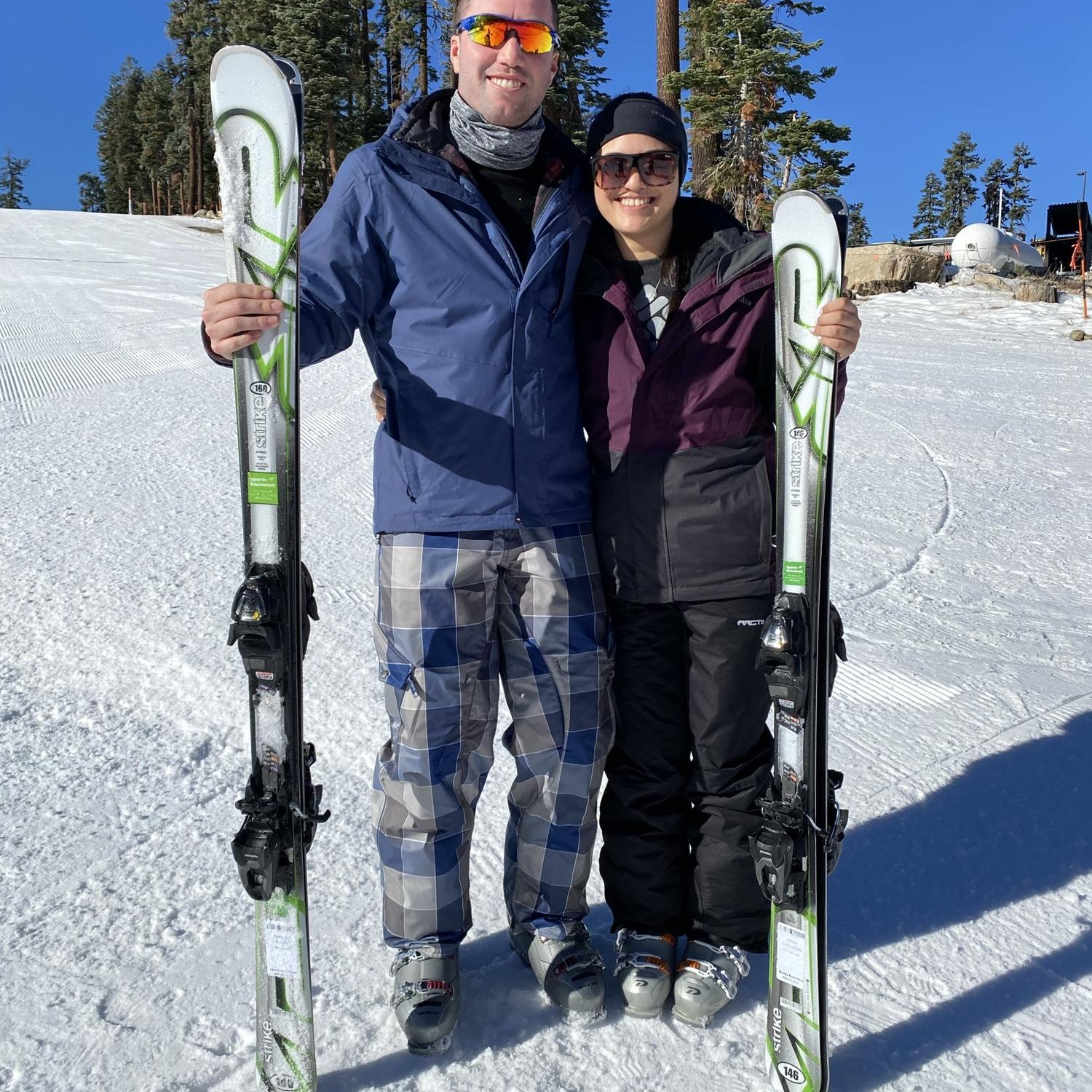 Our first time skiing together! With this being Alexis’s first time and Graham as a well seasoned skier, he had all the patience in the world and spent the first couple of hours teaching her.