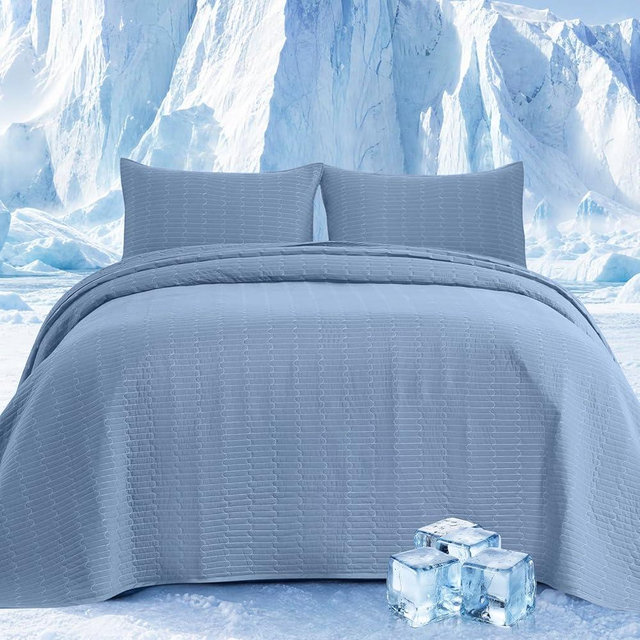 TQNSIE Cooling Quilt Bedspreads King Size for Hot Sleeper,Q-Max>0.45 Lightweight Summer Comforter Absorbs Heat to Keep Adults Cool for Night Sweats,Cloud Quilt with 2 Shams for All Season,Blue
