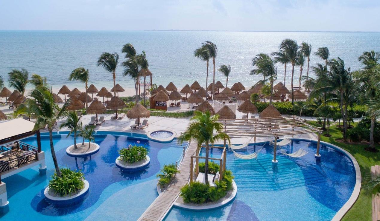 The Wedding Website of Raychel Ogletree and Hollis Brizan