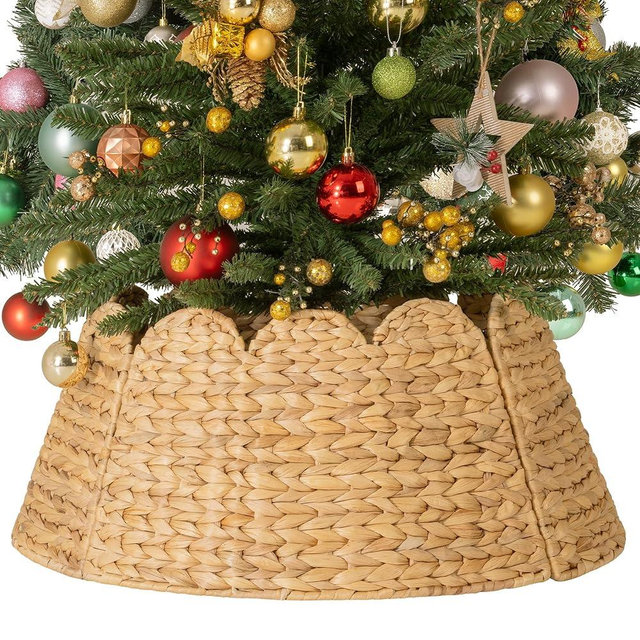 StorageWorks 24" Scalloped Christmas Tree Collar, Wicker Christmas Tree Base Skirt with Water Hyacinth, Rustic Tree Ring Stand Cover for Christmas Home Party Farmhouse Artificial Trees Décor