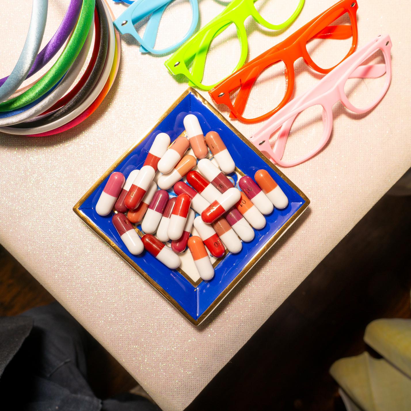 💊👓💊👓💊👓💊

Photography by Justin Belmondo