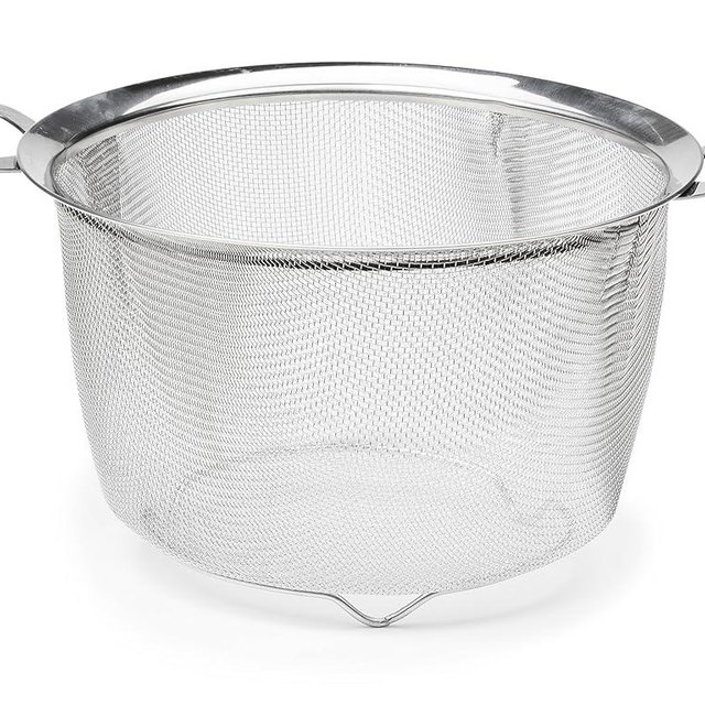 RSVP International Endurance Kitchen Collection Stainless Steel Mesh Strainer, 6 Quart, Wide Rim