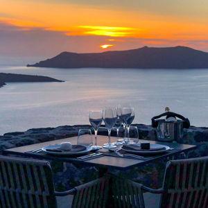 Honeymoon Sunset Dinner in Santorini
