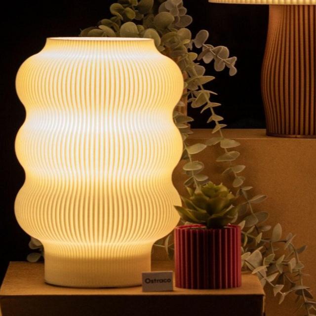 Modern Table Lamp, Bedside Lamp for Aesthetic Home Decor, Student Desk Lamp - Ostraco