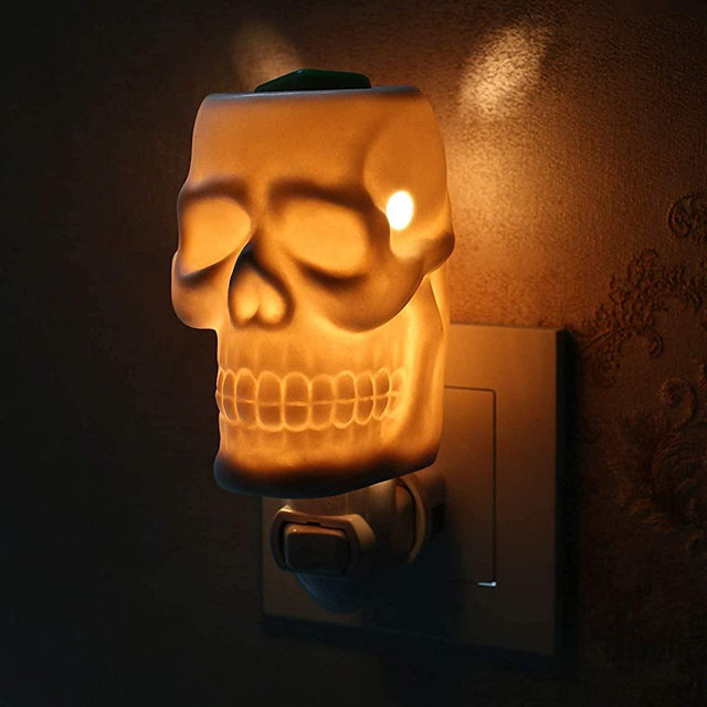 STAR MOON Skull Wax Warmer Plug in for Home Décor, Wax Warmer Night Light, Home Fragrance Diffuser, Bas-Relief Craft, No Flame, with One More Bulb, Skull
