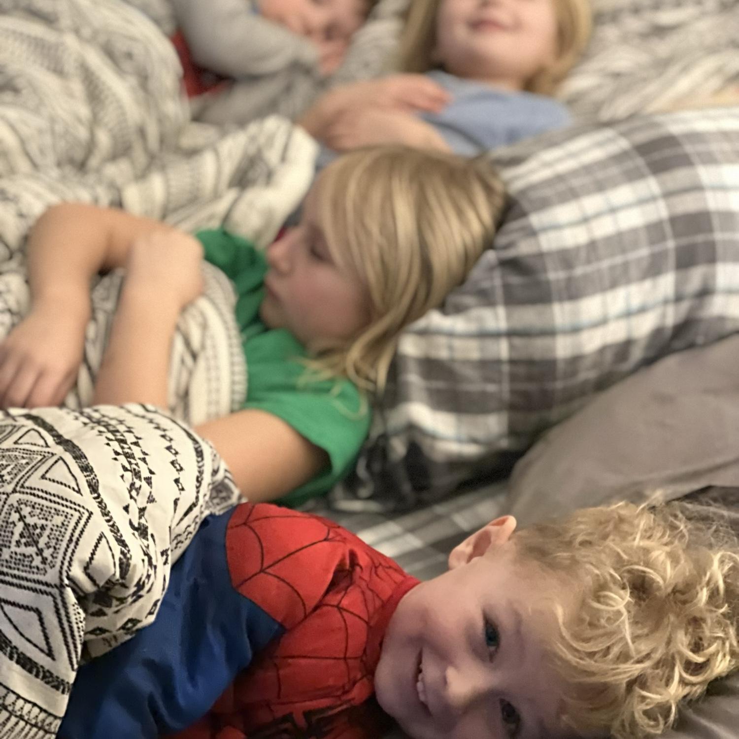 The Clelan clan and Marlowe do a movie nights all cozy!