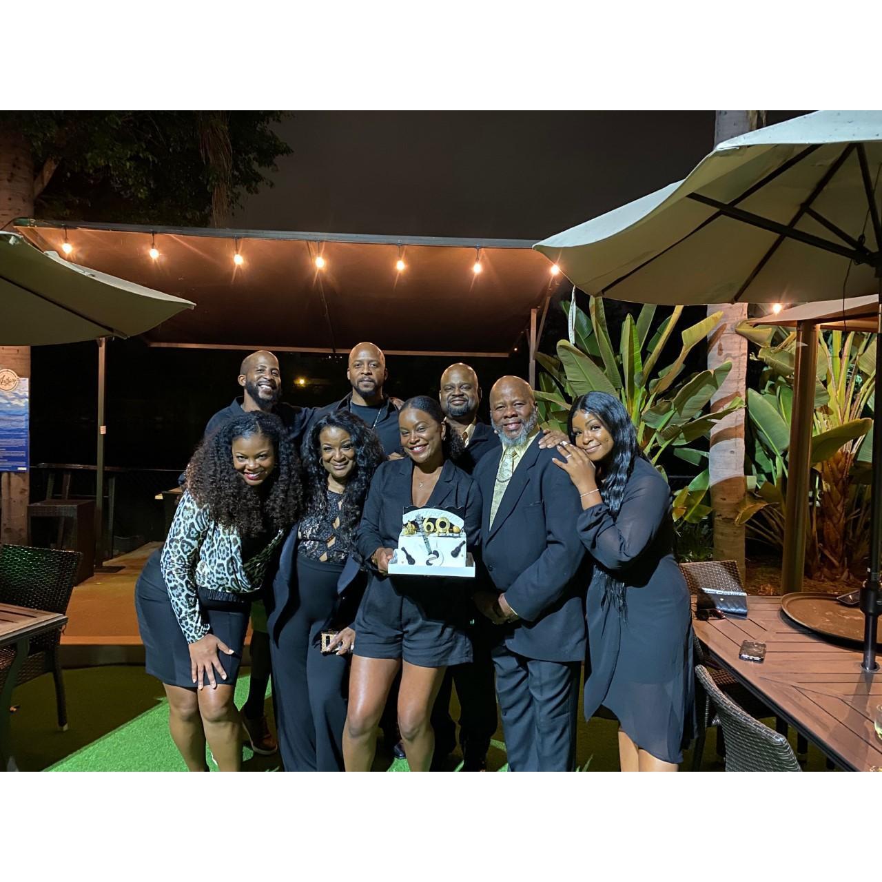 Kelli's Family

Mom, Dad, Sister Joy, Sister Chantel, Brother David, Brother IV and Brother Justin.