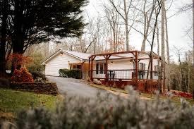 The Wedding Website of Cassidy Griffin and Joshua Champion