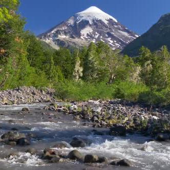 Tour of the Lanin Volcano and Huechulafquen Lake