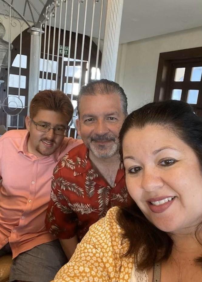 The Wedding Website of Debbie Medina and Izze Medina