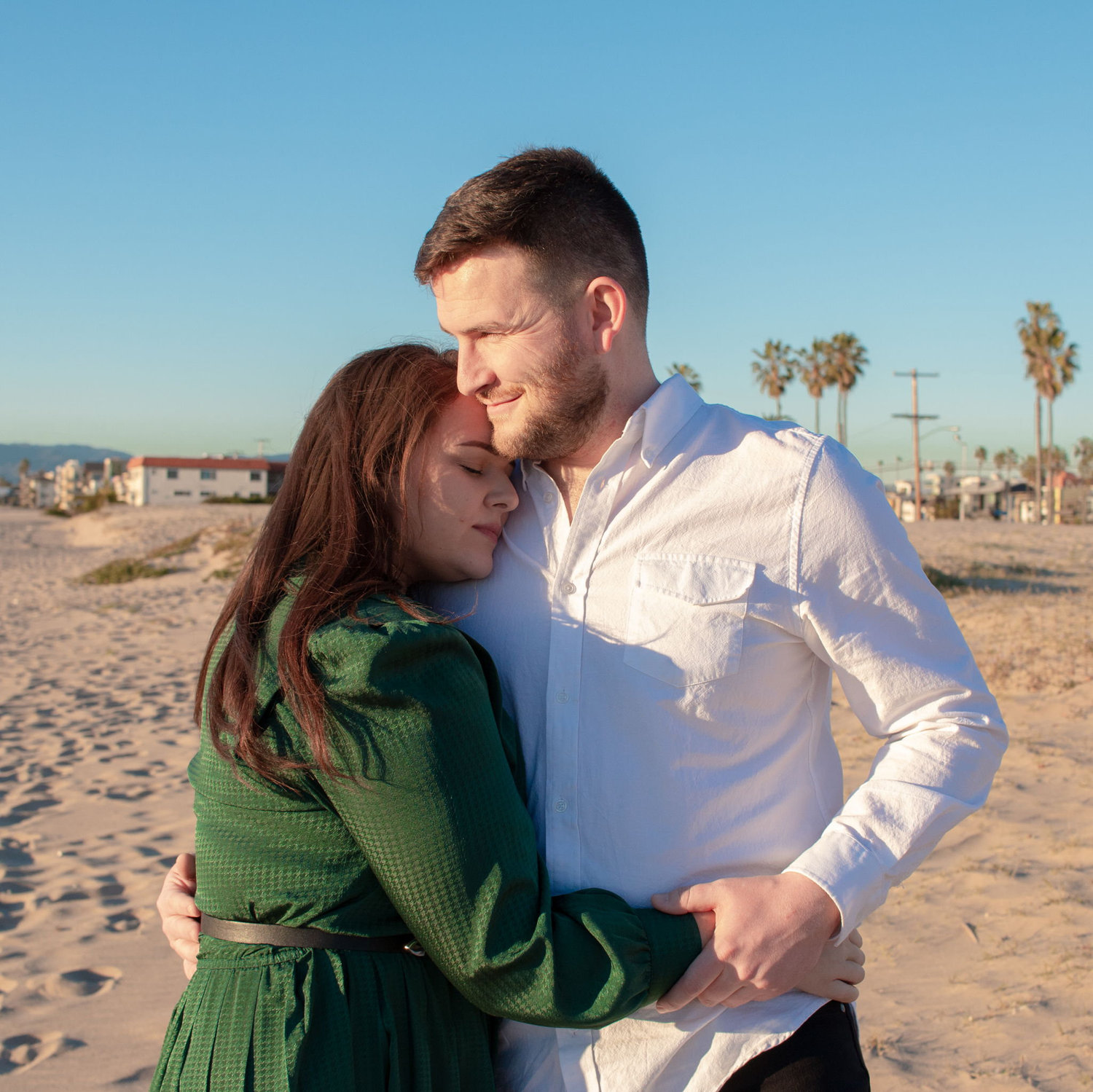 Adam's first trip out to LA to meet Sam's CA family and friends. Talya (Maid of Honor) captured this during an afternoon beach walk! (January 2019)
