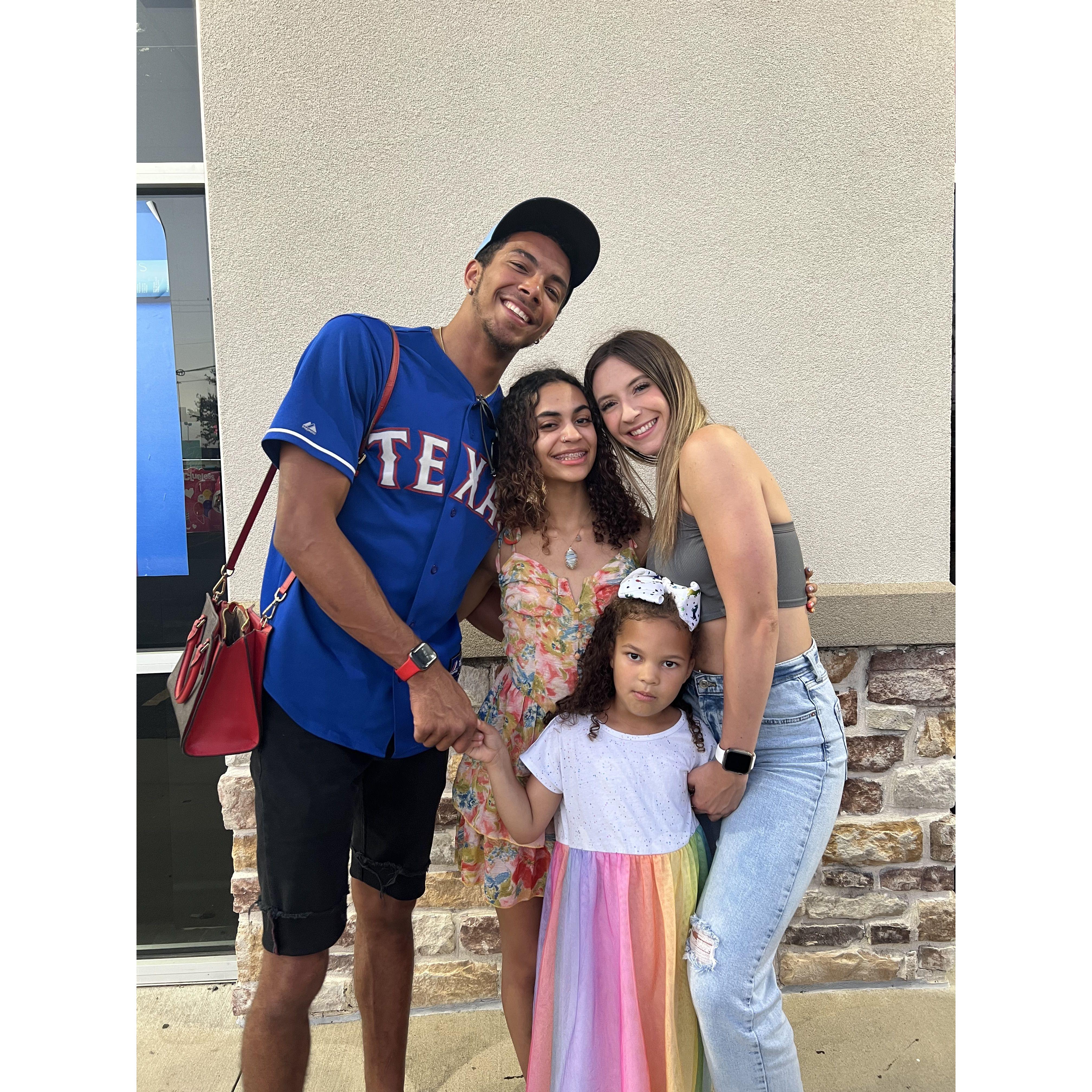 We love our family. Plus Emma's cousin Lexi and Naevia (our flower girl)